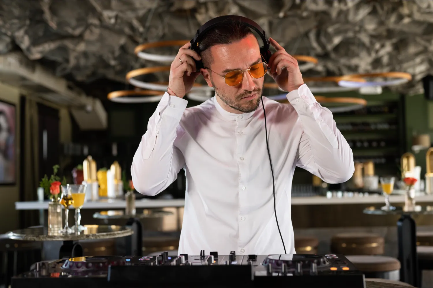 DJ